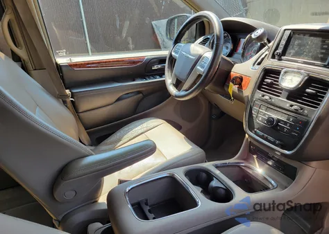 2015 Chrysler Town & Country из США, поврежденный, VIN 2C4RC1CG8FR629369